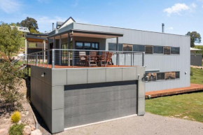Black Diamond - Merrijig - Sleeps 14
